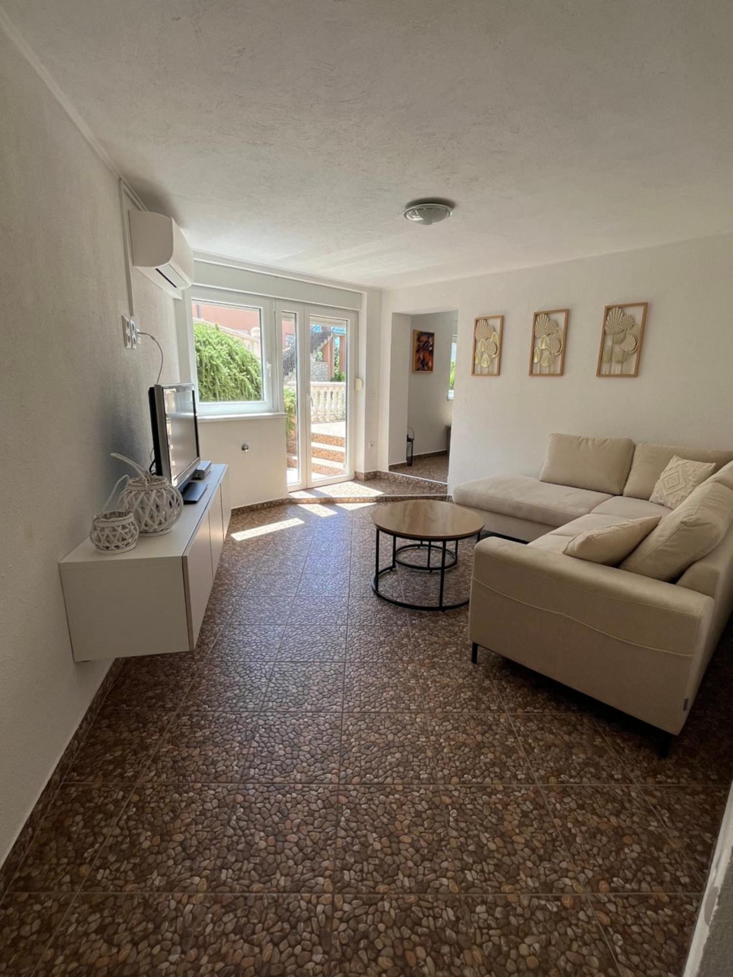 Apartments Adria Crikvenica Bagian luar foto